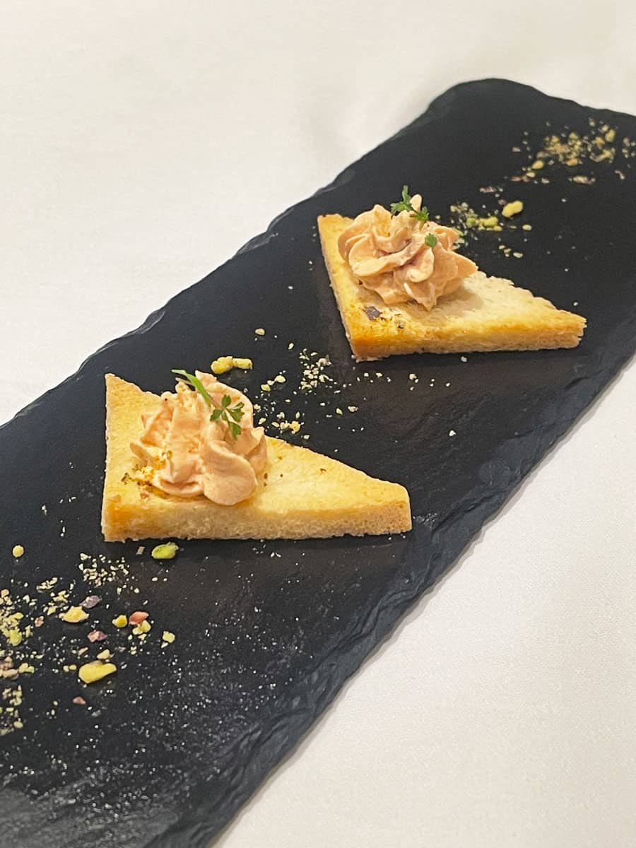 Pikol Lake Village: glamping galleggiante in Slovenia 49 Benvenuto dello Chef Mandrja