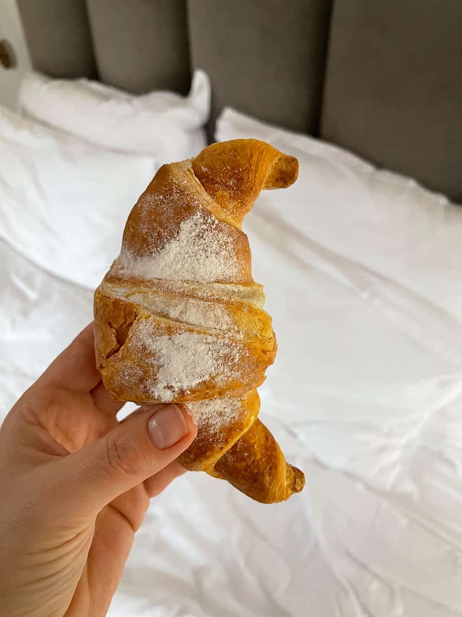 Pikol Lake Village: glamping galleggiante in Slovenia 31 Brioche calde
