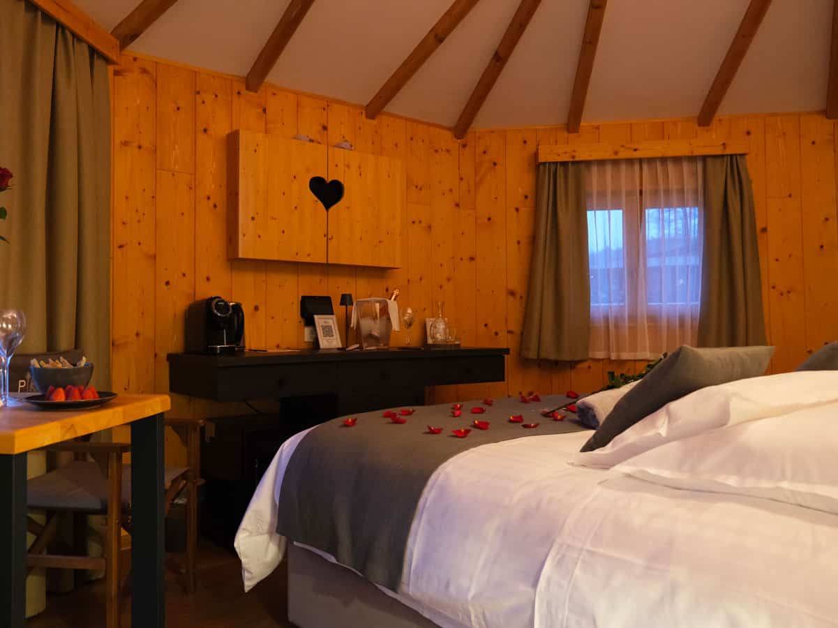 Pikol Lake Village: glamping galleggiante in Slovenia 9 Glamping con camera accessoriata
