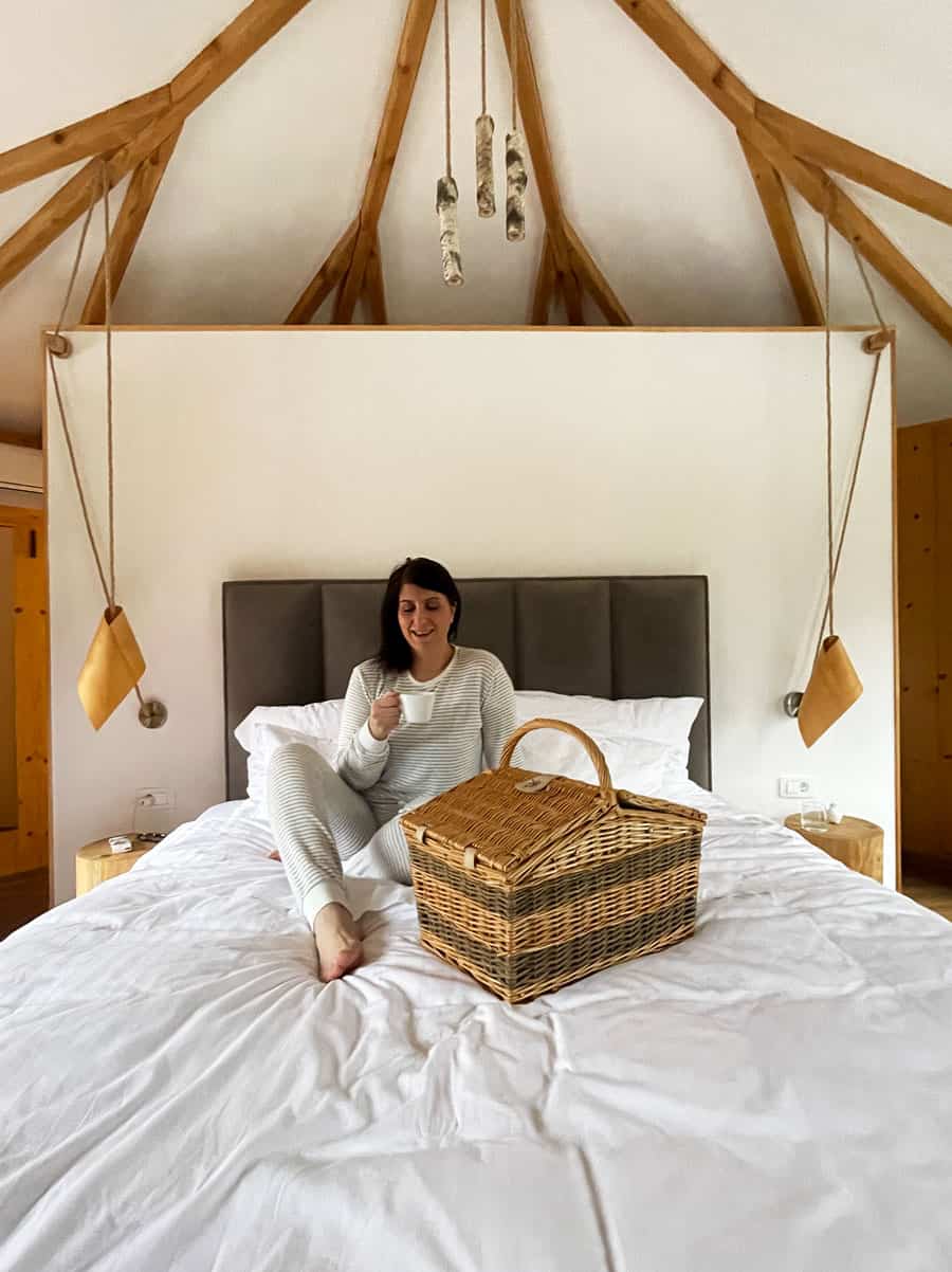 Pikol Lake Village: glamping galleggiante in Slovenia 26 Colazione in camera