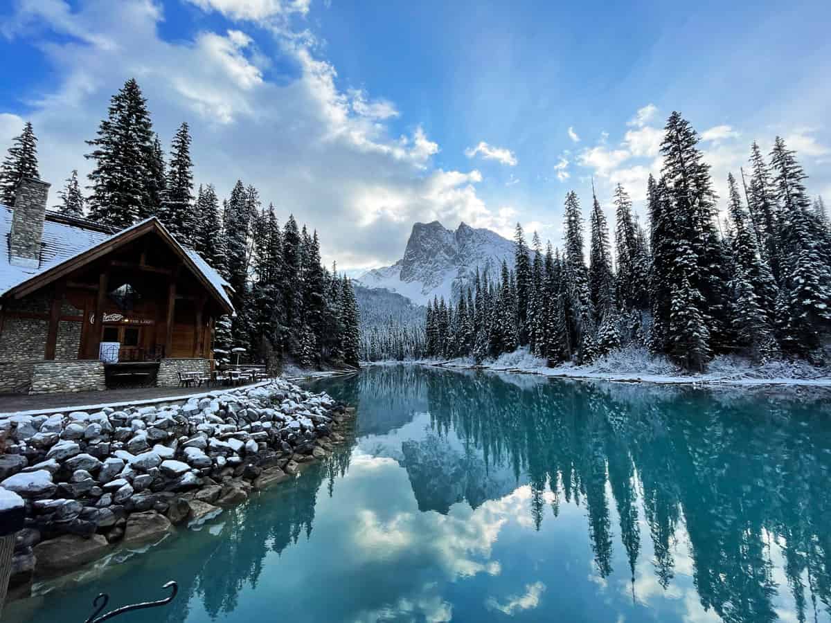 Emerald Lake Lodge: dormire allo Yoho National Park 12 Vista delle Rockie Mountains