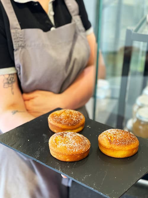 Viaggio in Normandia: itinerario gourmet tra grandi classici e nuovi posti da scoprire 17 Dolce tipico di Rouen