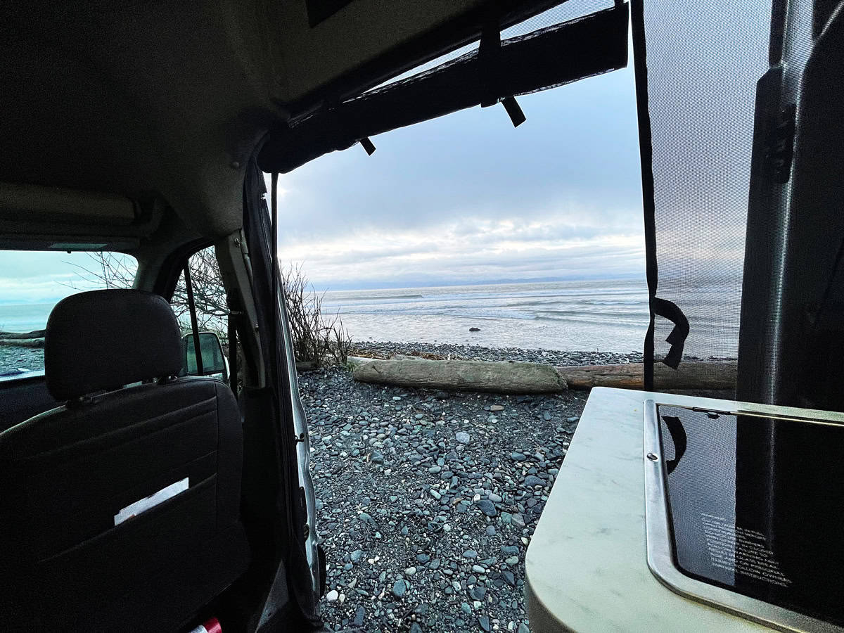 Canada in Camper: informazioni utili e consigli per noleggio e viaggio 20 Camper sulla spiaggia in Canada