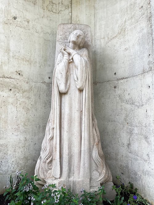 Viaggio in Normandia: itinerario gourmet tra grandi classici e nuovi posti da scoprire 16 Statua Giovanna D'Arco