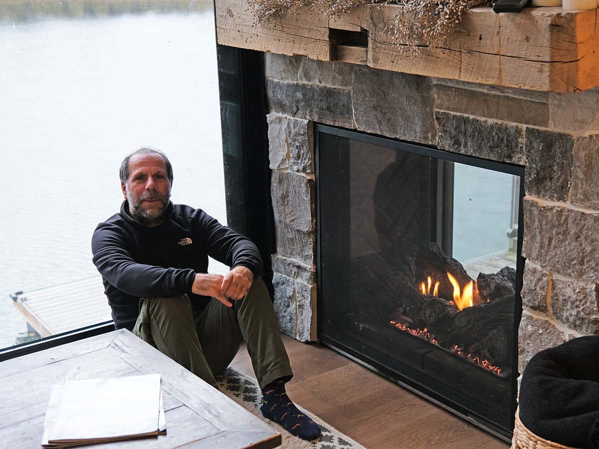 The Water's Edge: dormire in un cottage sul lago esclusivo a Muskoka 11 Cabin con camino Canada