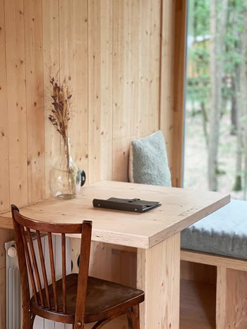 Youza Ecolodge Normandia: dormire vicino Parigi immersi in una foresta 24 Angolo per mangiare