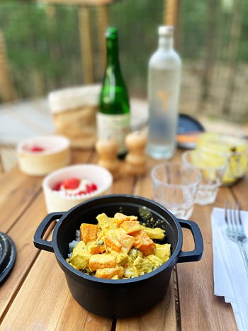 Youza Ecolodge Normandia: dormire vicino Parigi immersi in una foresta 36 Cena con prodotti locali
