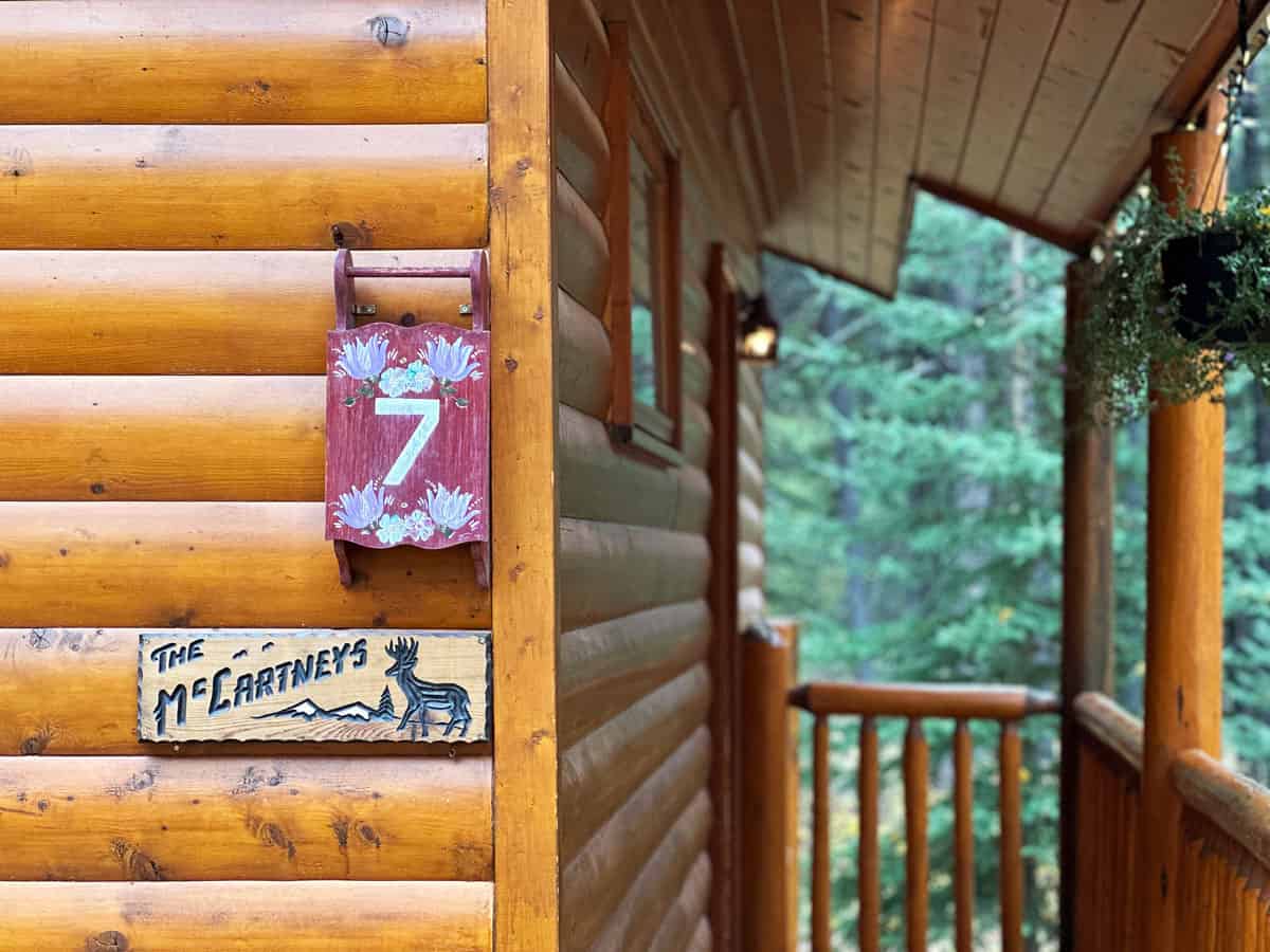 Baker Creek by Basecamp: Dormire al Banff NP nella Bow Valley 38 Dettaglio cabin