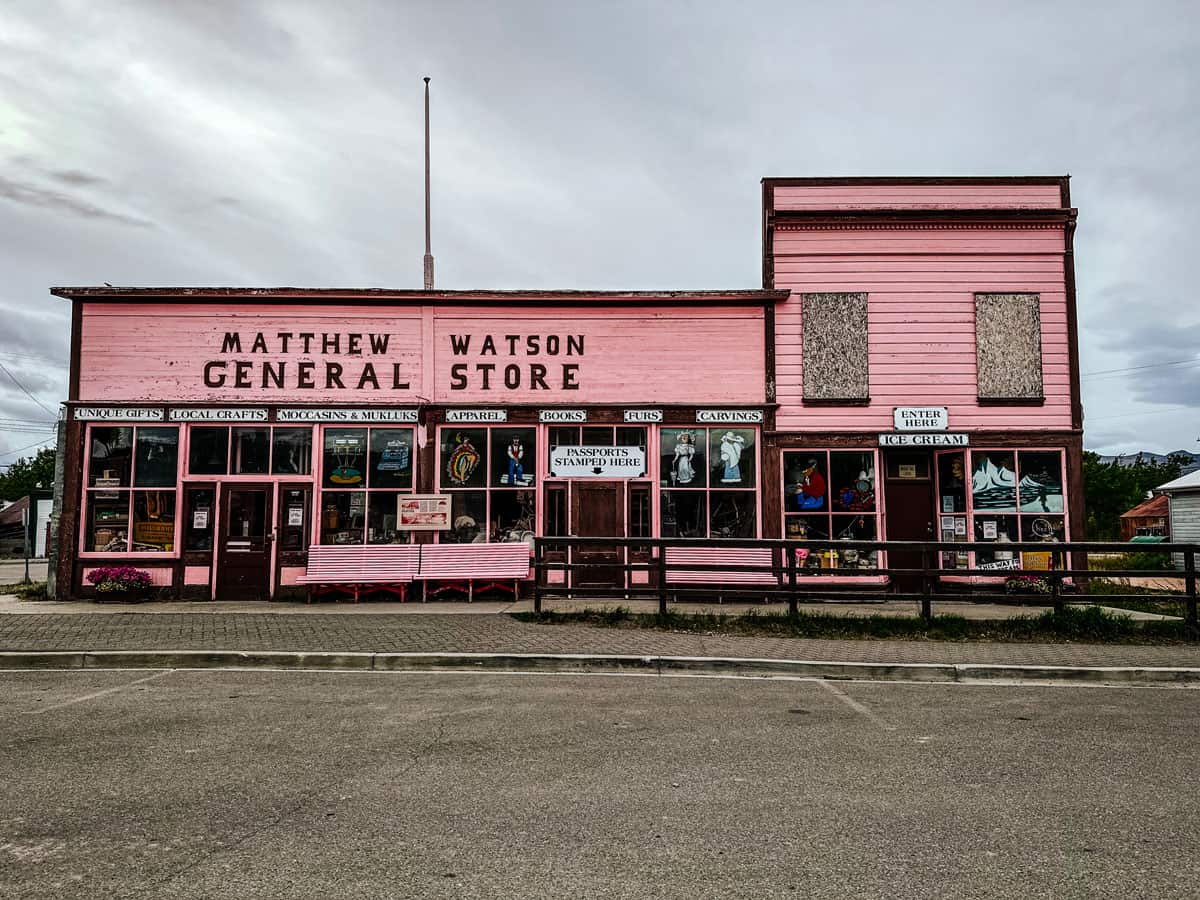 Viaggio nello Yukon Canada: cosa devi sapere prima di organizzare il viaggio 30 General Store Carcross Yukon