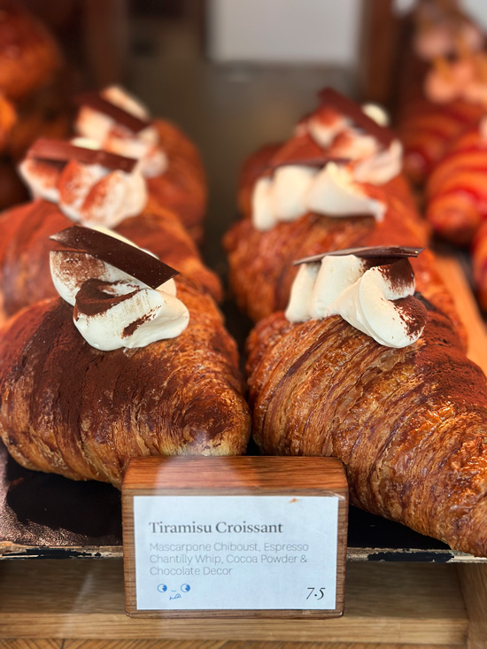 7 locali carini dove fare colazione a Vancouver 31 Croissant Vancouver