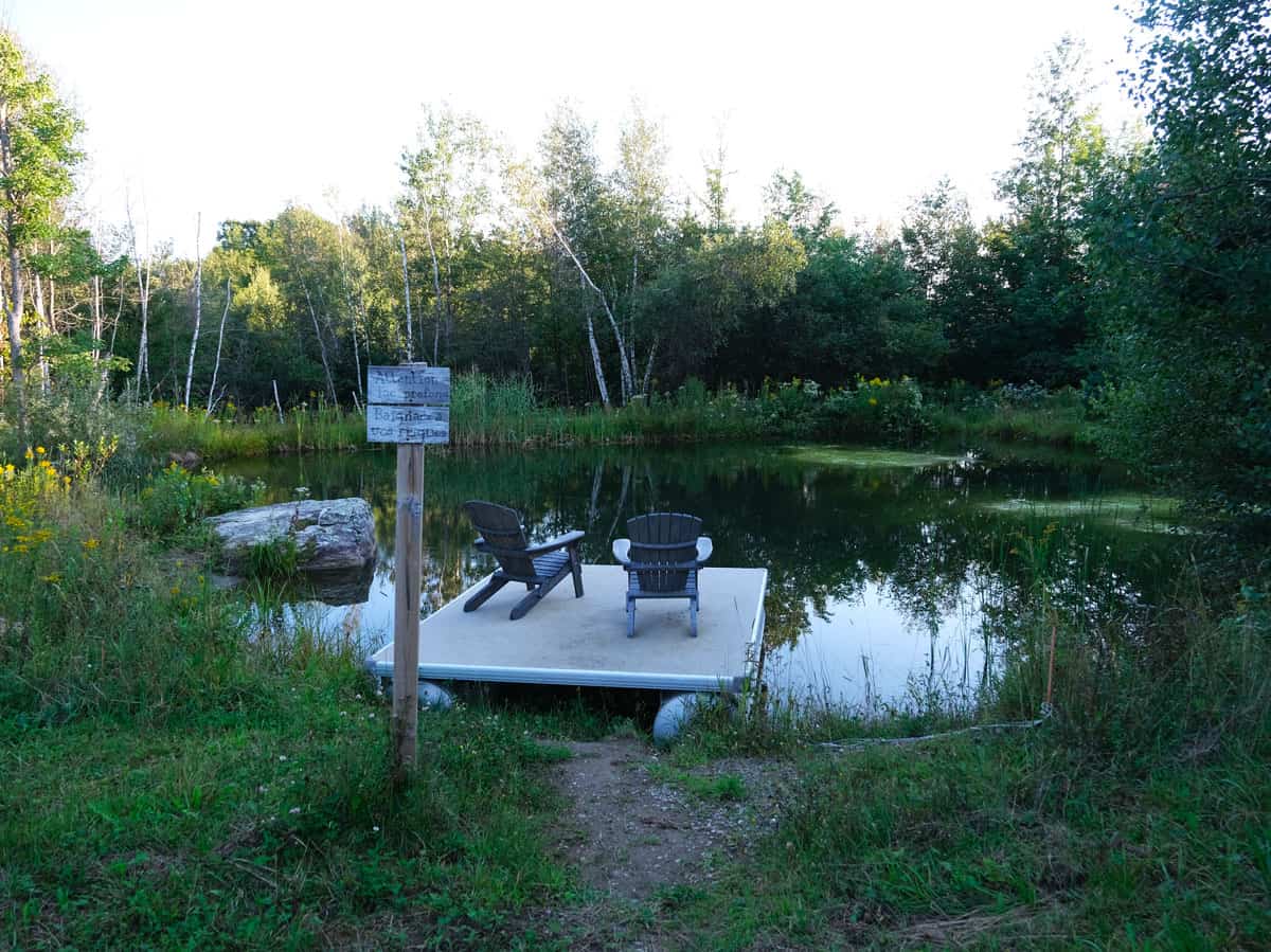 Lao Cabines: dormire nella natura a Sud di Montreal 13 Laghetto con pontile