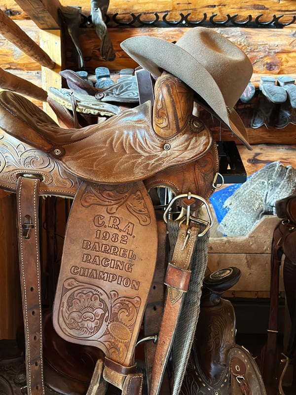 Thanksgiving Ranch: esperienza autentica in un ranch dell’Alberta 47 Sella e cappello