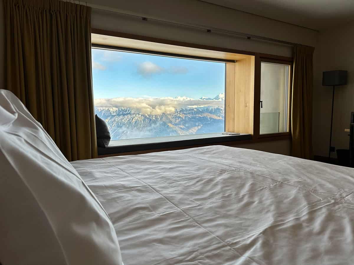Dormire nella “Cortina” della Svizzera: 4 Hotel a Crans Montana da non perdere 5 Hotel con vista sulle montagne Crans Montana