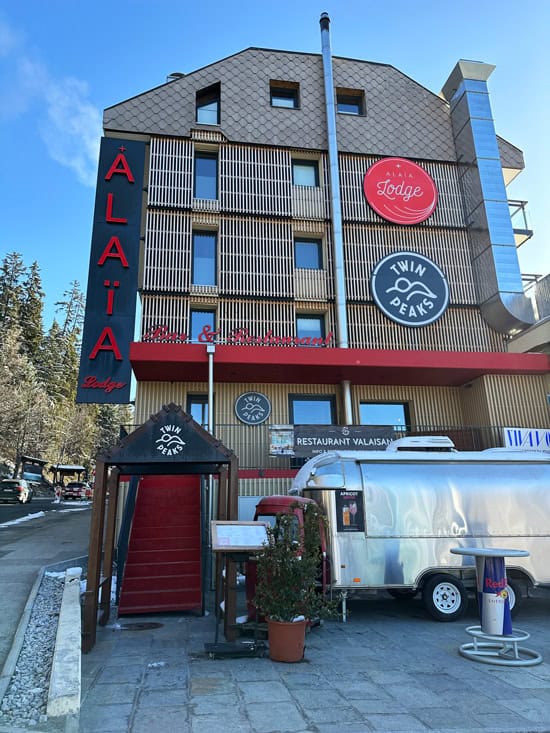 Dormire nella “Cortina” della Svizzera: 4 Hotel a Crans Montana da non perdere 20 Hotel per giovani Crans Montana