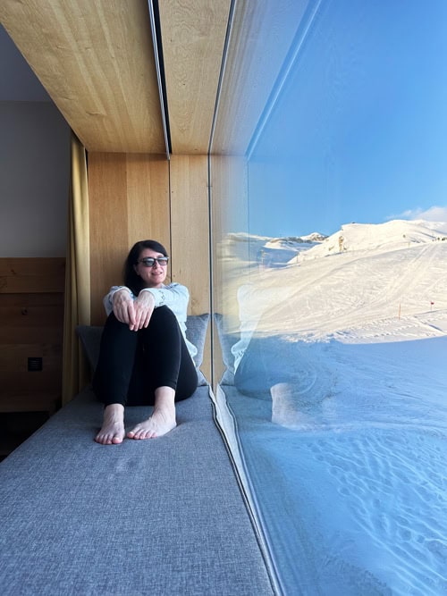 Chetzeron Crans-Montana: dormire a 2112 metri in un'ex stazione delle cabinovie, oggi hotel di design 39 Panorama camere Chetzeron