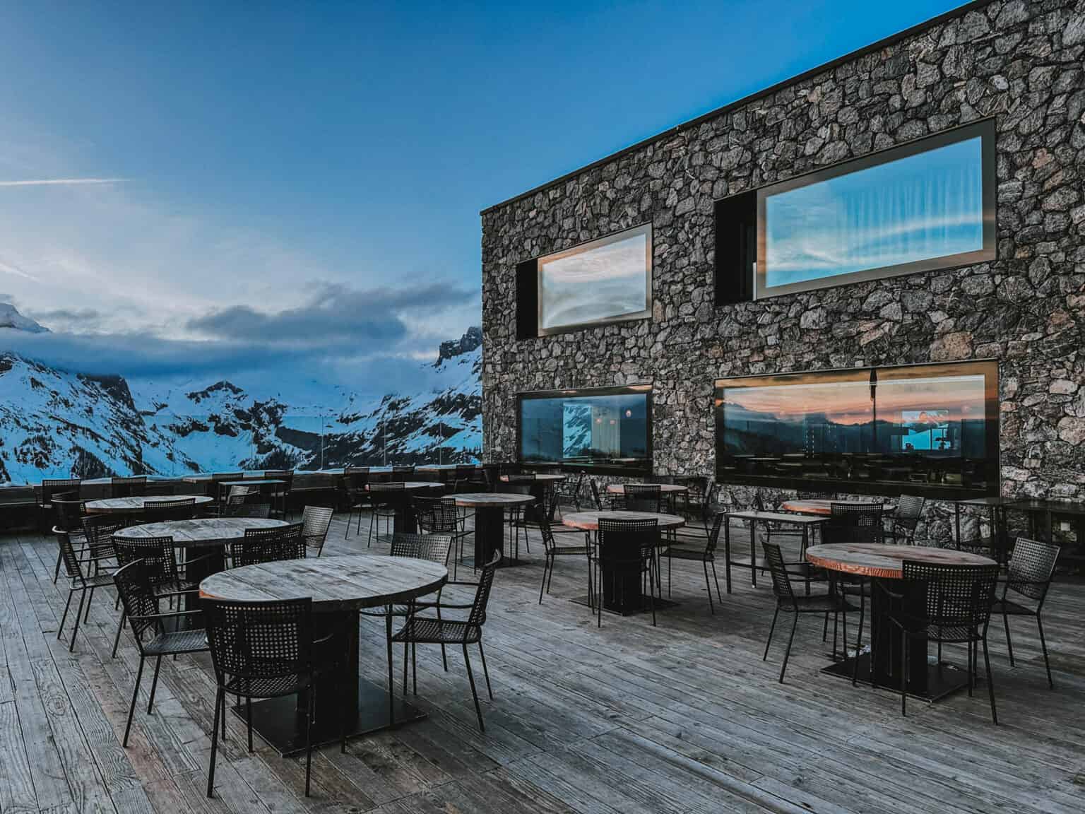 Chetzeron Crans-Montana: dormire a 2112 metri in un'ex stazione delle cabinovie, oggi hotel di design Dormire allo Chetzeron Crans Montana