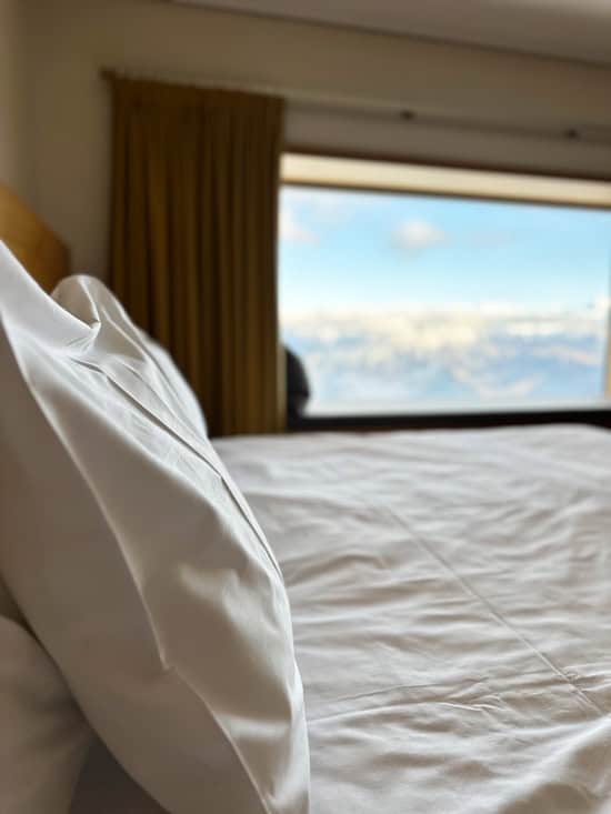 Chetzeron Crans-Montana: dormire a 2112 metri in un'ex stazione delle cabinovie, oggi hotel di design 34 Camere hotel Chetzeron