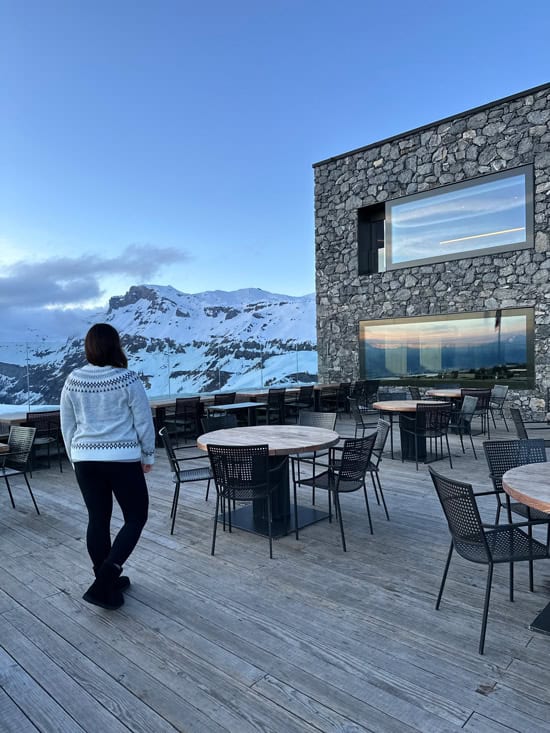 Chetzeron Crans-Montana: dormire a 2112 metri in un'ex stazione delle cabinovie, oggi hotel di design 5 Terrazza Chetzeron Svizzera