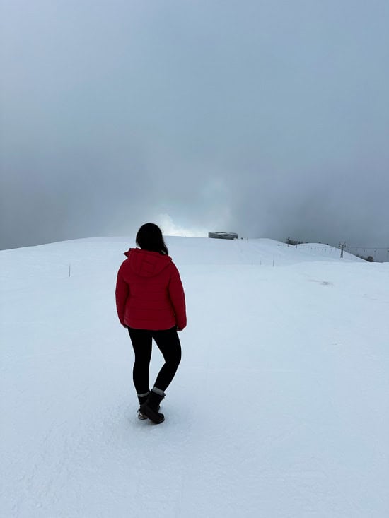 Chetzeron Crans-Montana: dormire a 2112 metri in un'ex stazione delle cabinovie, oggi hotel di design 11 Hotel sulle piste