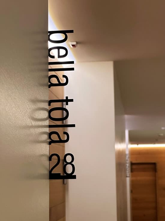 Chetzeron Crans-Montana: dormire a 2112 metri in un'ex stazione delle cabinovie, oggi hotel di design 42 Nome camera