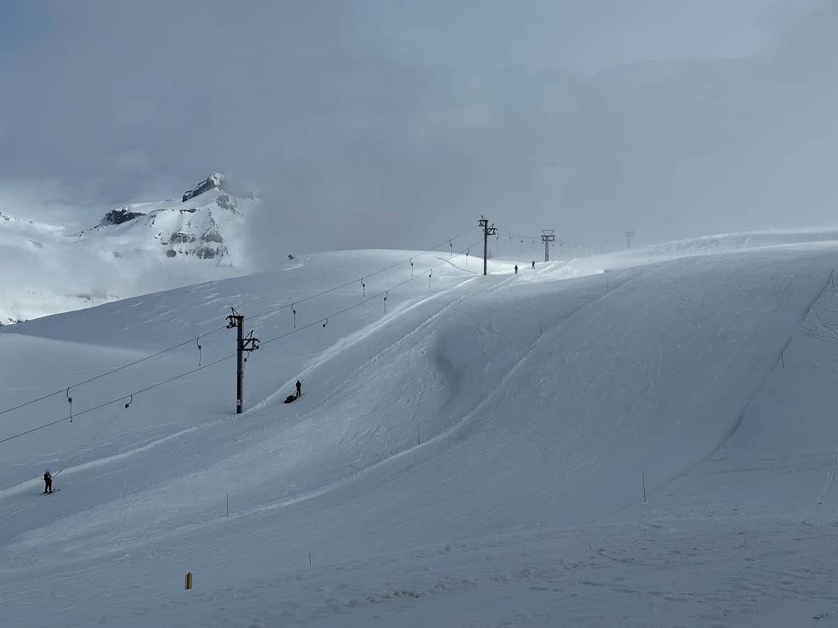 Chetzeron Crans-Montana: dormire a 2112 metri in un'ex stazione delle cabinovie, oggi hotel di design 14 Piste da sci Crans Montana