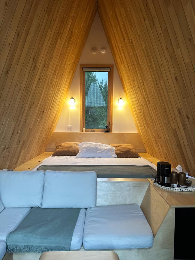 Farouche Mont Tremblant: dormire in piccole A-frame circondati dalle montagne in Quebec 22 Interno camera