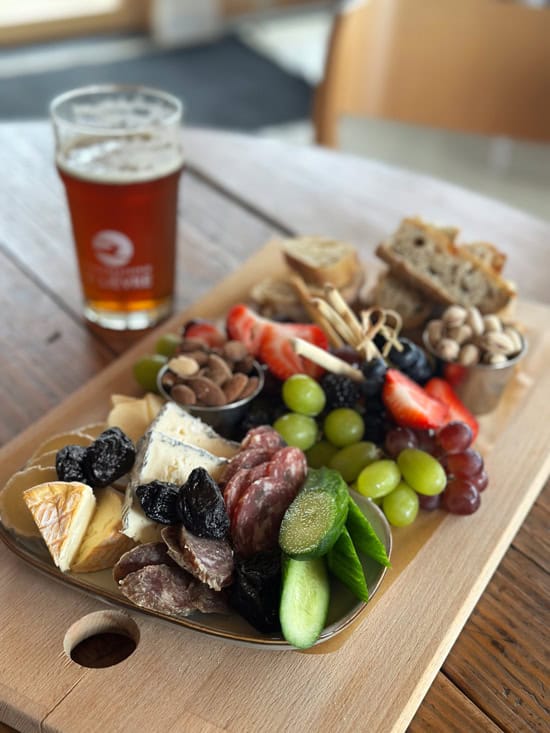 Farouche Mont Tremblant: dormire in piccole A-frame circondati dalle montagne in Quebec 10 Aperitivo con prodotti locali