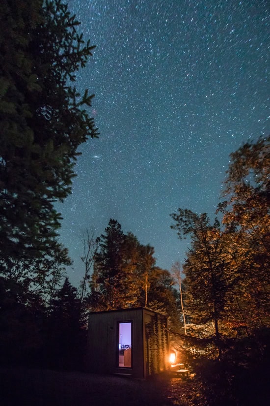 Repere Boreal: dormire in uno degli alloggi insoliti più belli del Quebec 5 Immagine notturna alloggio insolito