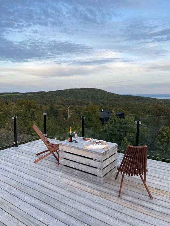 Repere Boreal: dormire in uno degli alloggi insoliti più belli del Quebec 9 Picnic in terrazza