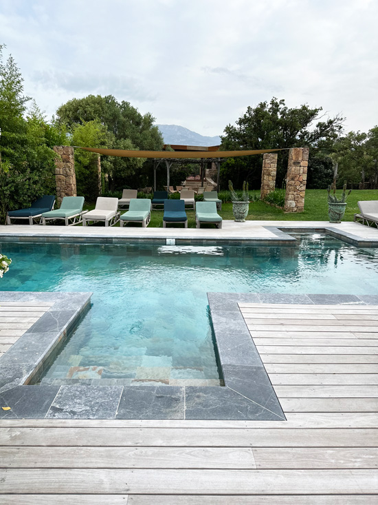 Viaggio in Corsica: cosa vedere in 3 giorni, itinerario gourmet 53 Hotel con piscina Corsica