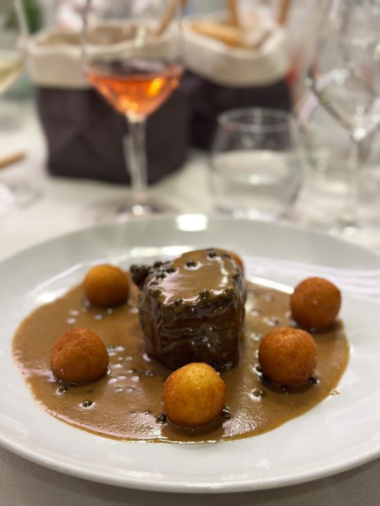 Viaggio in Corsica: cosa vedere in 3 giorni, itinerario gourmet 4 Ristorante Corsica Ferries