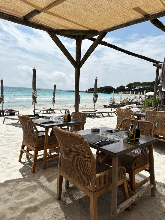 Viaggio in Corsica: cosa vedere in 3 giorni, itinerario gourmet 14 ristorante sulla spiaggia