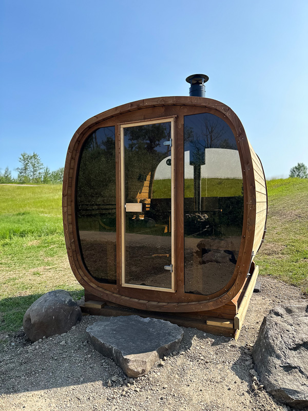 Refuge Bay: Dormire in una Tiny House in Alberta 21 Alloggi particolari con una bellissima sauna