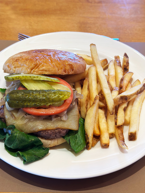 Echo Valley Ranch & Spa: Dormire nel ranch più esclusivo in British Columbia 35 Hamburger pranzo Ranch