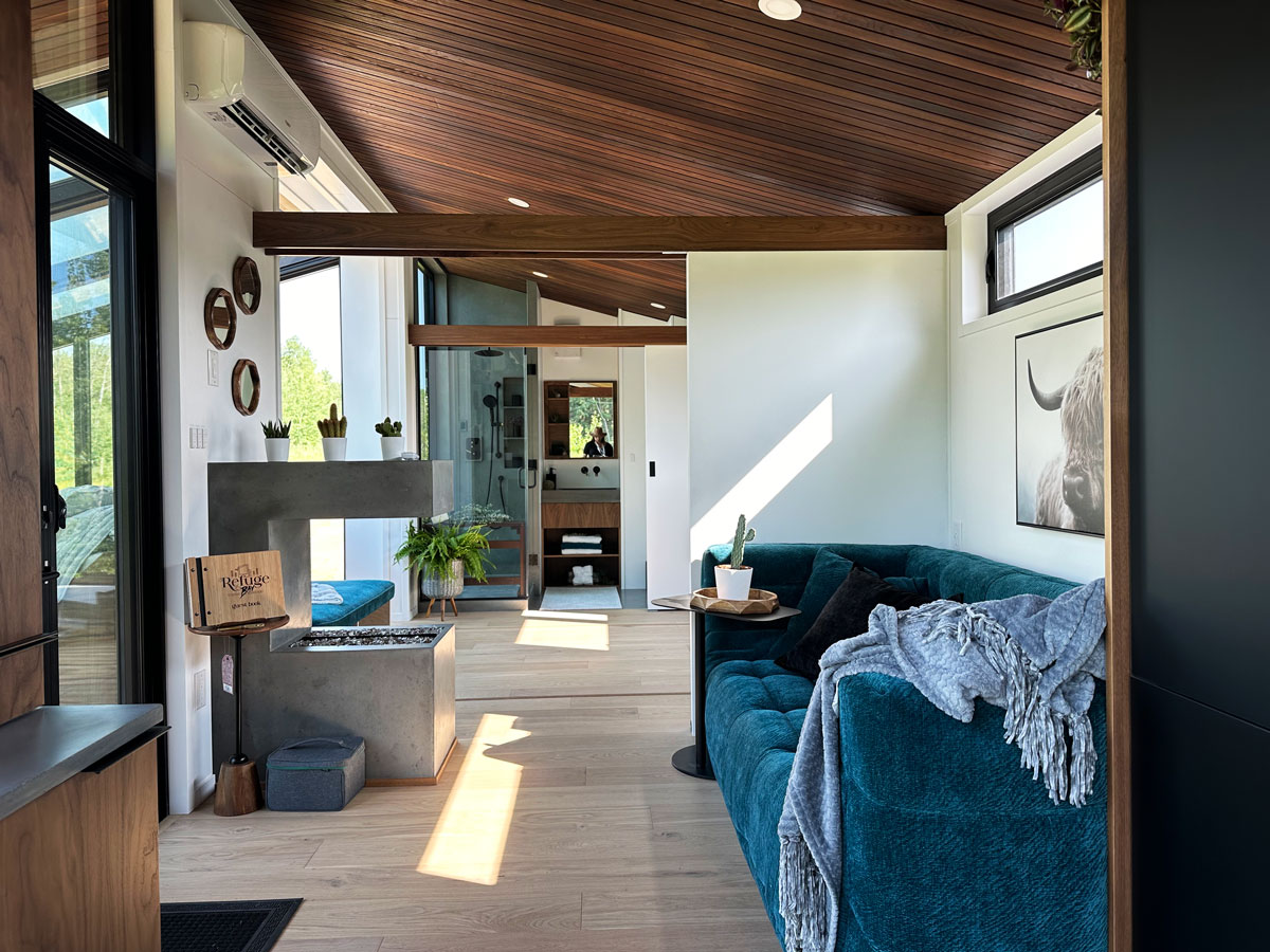 Refuge Bay: Dormire in una Tiny House in Alberta 17 Alloggio di design Canada