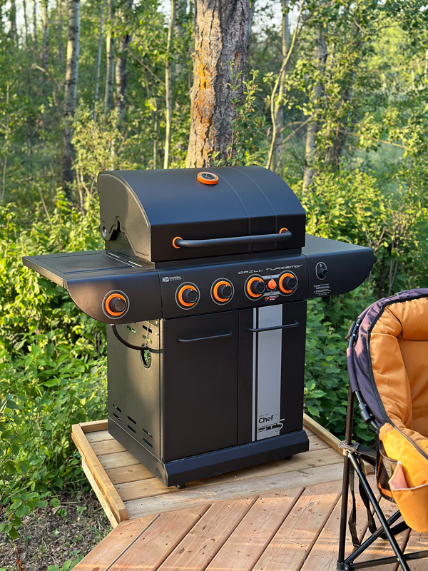 Refuge Bay: Dormire in una Tiny House in Alberta 31 BBq oer cucinare all'aerto
