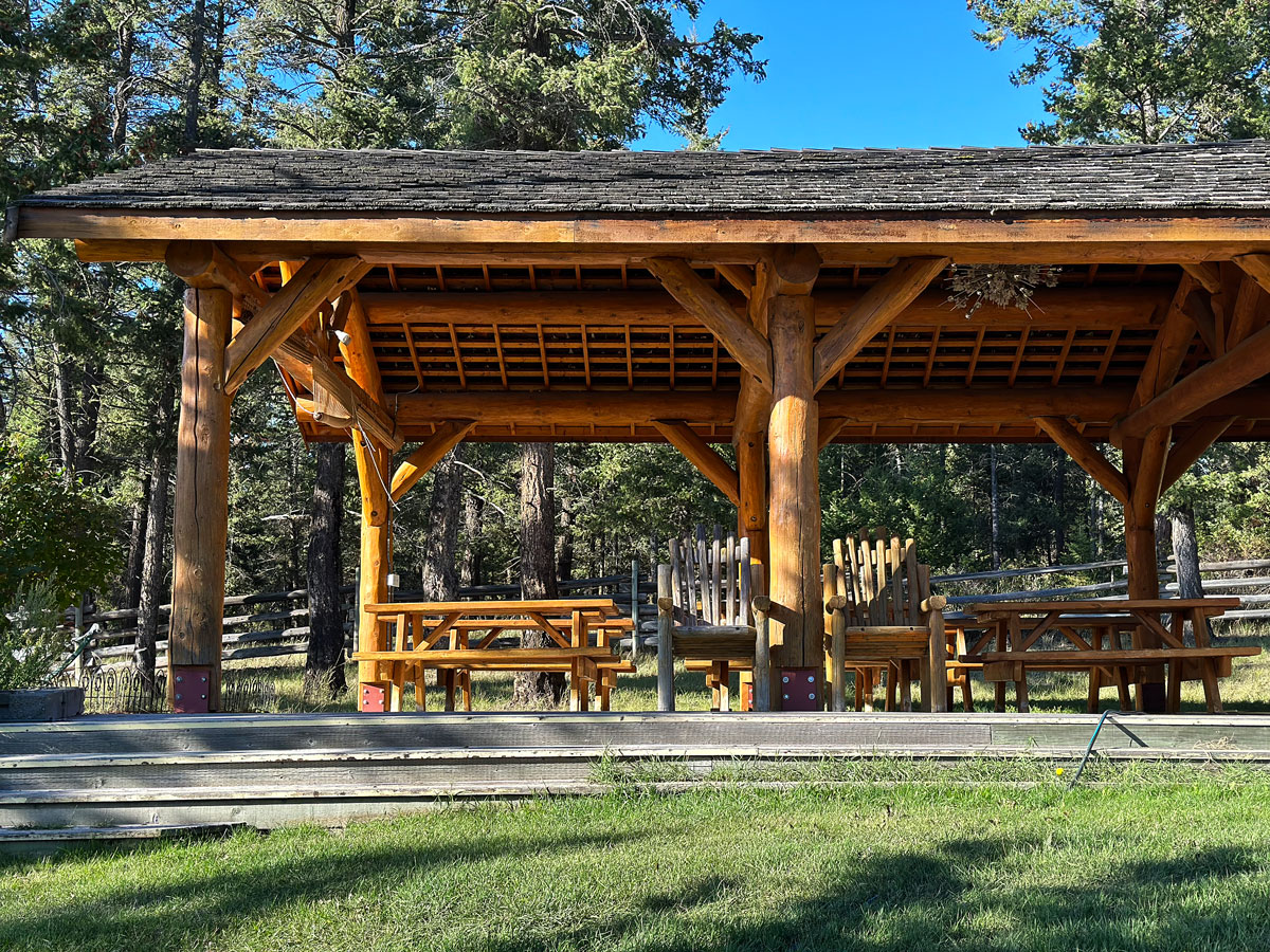 Echo Valley Ranch & Spa: Dormire nel ranch più esclusivo in British Columbia 22 zona bbq