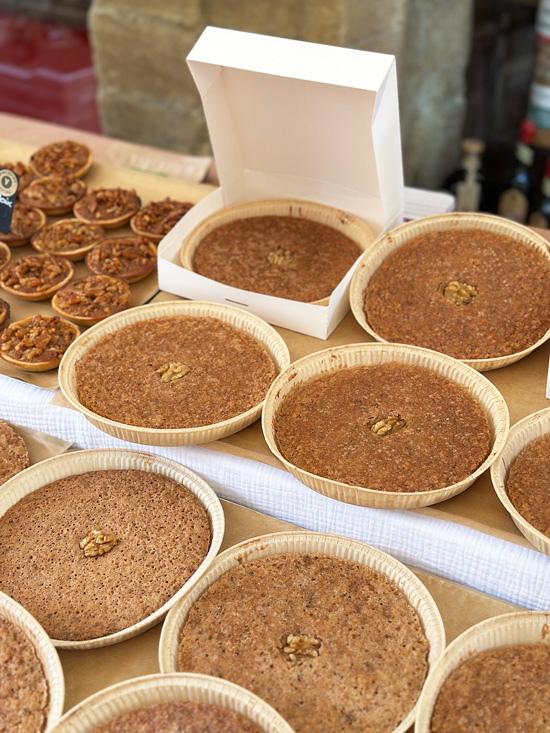 Cosa vedere in Dordogna e nel Périgord: itinerario Gourmet tra Villaggi Medievali, Castelli e Giardini Segreti 66 Torte alle Noci Sarlat