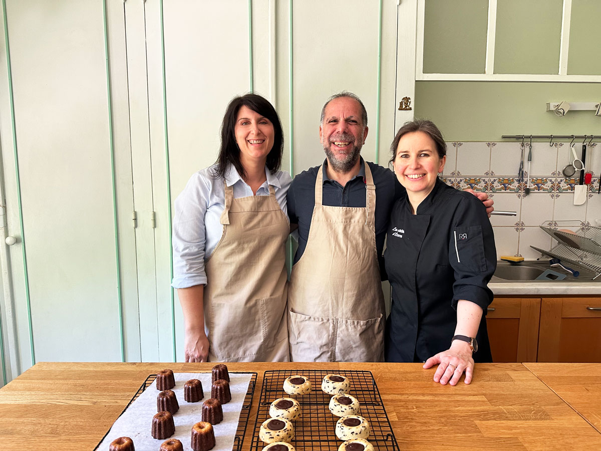 7 esperienze gourmet tra Bordeaux e Dordogna per un viaggio tra i sapori locali 11 Cucinare le Caneles a Bordeaux