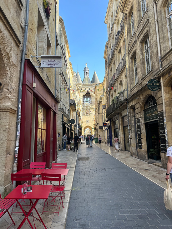 Cosa vedere in Dordogna e nel Périgord: itinerario Gourmet tra Villaggi Medievali, Castelli e Giardini Segreti 5 Centro storico di Bordeaux