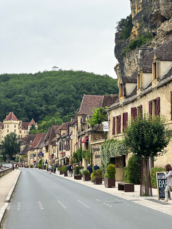Cosa vedere in Dordogna e nel Périgord: itinerario Gourmet tra Villaggi Medievali, Castelli e Giardini Segreti 36 Paesi da non prdere in Dordogna