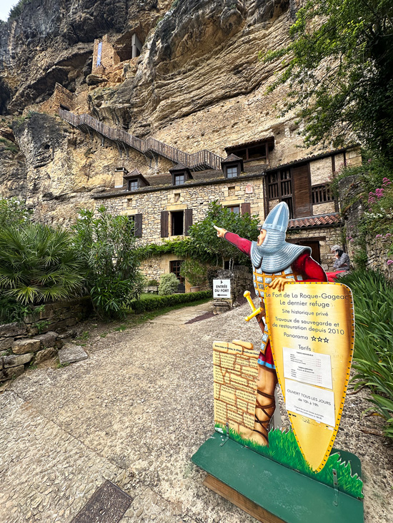 Cosa vedere in Dordogna e nel Périgord: itinerario Gourmet tra Villaggi Medievali, Castelli e Giardini Segreti 38 Visitare La Roque Dordogna