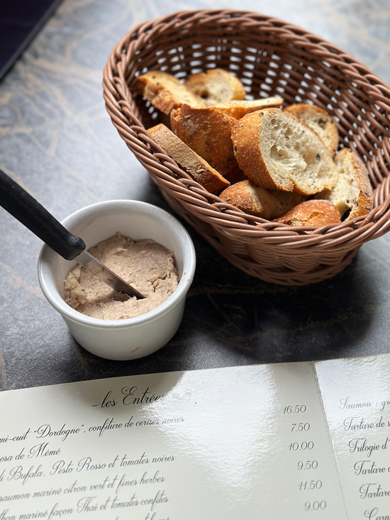 Cosa vedere in Dordogna e nel Périgord: itinerario Gourmet tra Villaggi Medievali, Castelli e Giardini Segreti 26 Dove mangiare a Perigueux