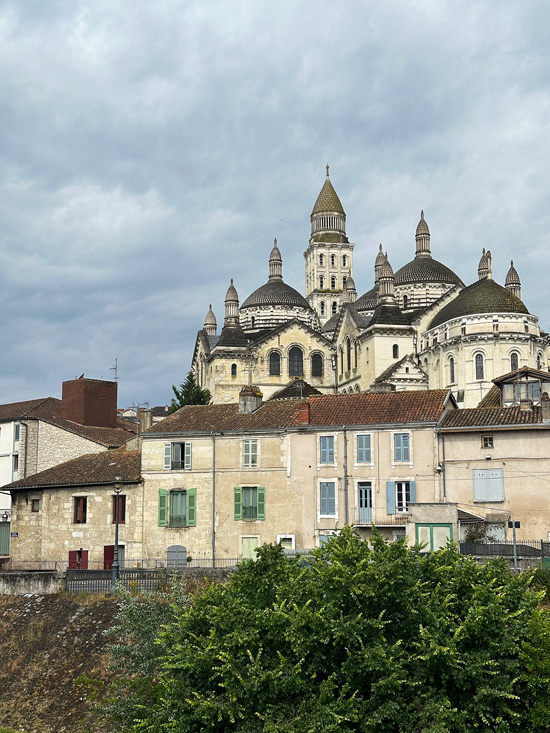 Cosa vedere in Dordogna e nel Périgord: itinerario Gourmet tra Villaggi Medievali, Castelli e Giardini Segreti 17 Cattedeale di Perigueux