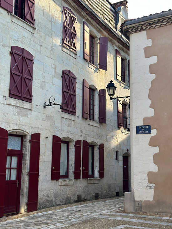 Cosa vedere in Dordogna e nel Périgord: itinerario Gourmet tra Villaggi Medievali, Castelli e Giardini Segreti 21 Paese medioevale Francia