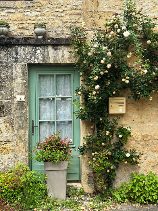 Cosa vedere in Dordogna e nel Périgord: itinerario Gourmet tra Villaggi Medievali, Castelli e Giardini Segreti 57 paesini da visitare in Francia