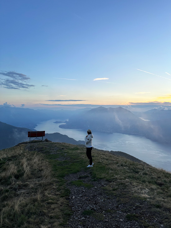 Alpe Giumello: Guida completa per una gita o weekend in montagna unico 12 Panchina gigante Giumello