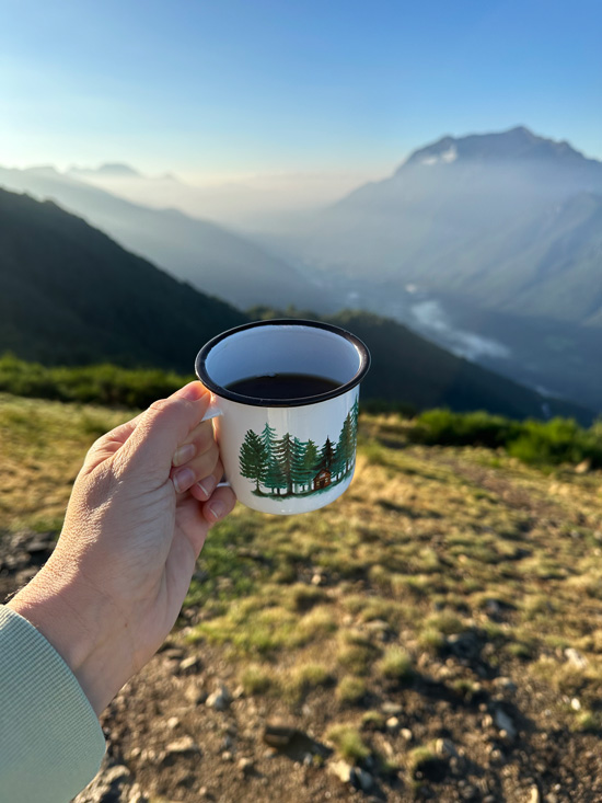 Alpe Giumello: Guida completa per una gita o weekend in montagna unico 60 Caffè con vista