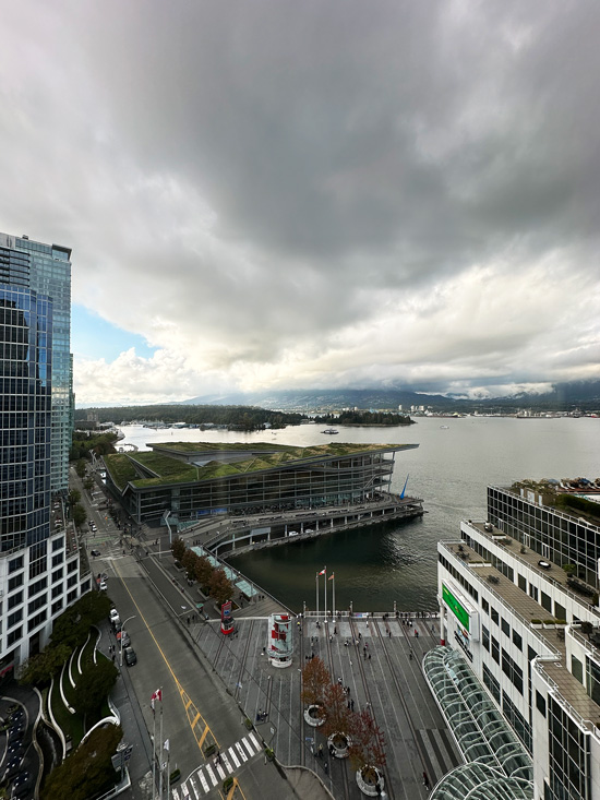 Fairmont Waterfront Vancouver: eleganza classica nel cuore della città 9 Canada Place