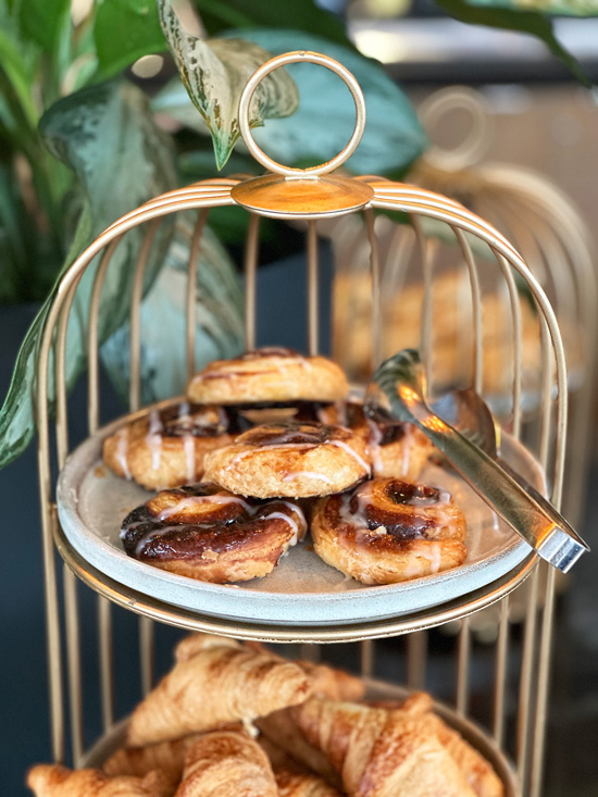 Fairmont Waterfront Vancouver: eleganza classica nel cuore della città 18 Colazione a Buffet